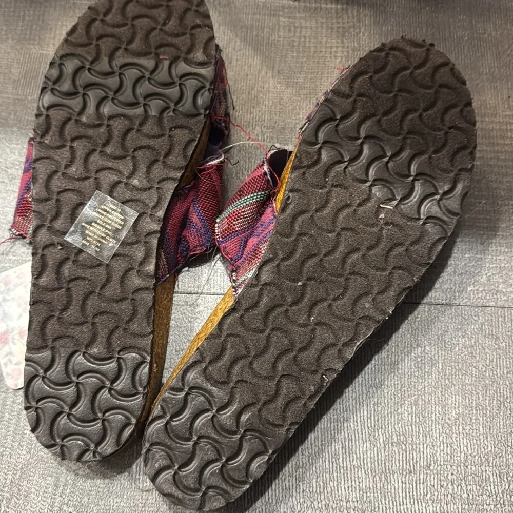 Muk Luks Multi Colored Women's Slip‎ On Sandals Size 10 NWT